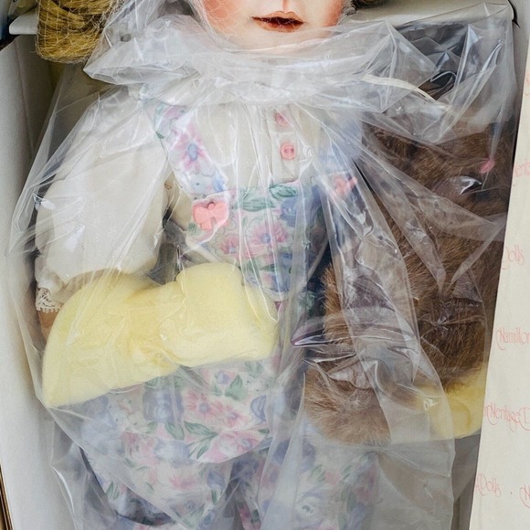 Hamilton Heritage Jennifer Doll & Dog Jane Zidjunas Can I Keep Him? NRFB - Picture 3 of 9